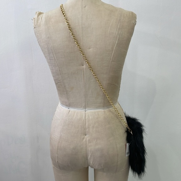 Faux Fur Crossbody Handbag - Picture 4 of 10